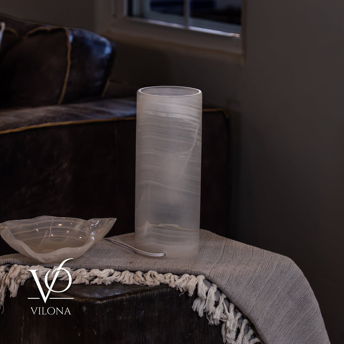 White Ice Onyx Small Table Lamp – 12" Tall