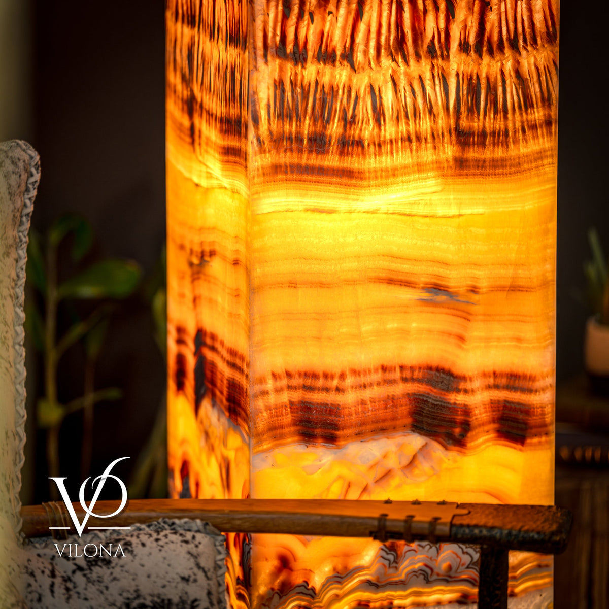 Medium Golden Cloud Onyx Dragon Eye Floor Lamp – 51.25" Tall