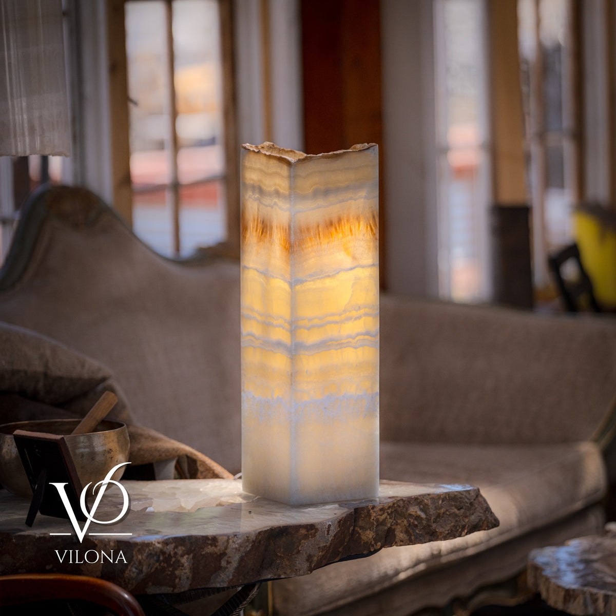 Golden Cloud Onyx Square Table Lamp – 20" Tall