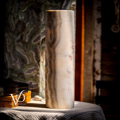 Divina Claire Onyx Table Lamp – 19.5" Tall