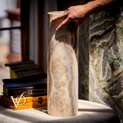 Divina Claire Onyx Table Lamp – 19.5" Tall