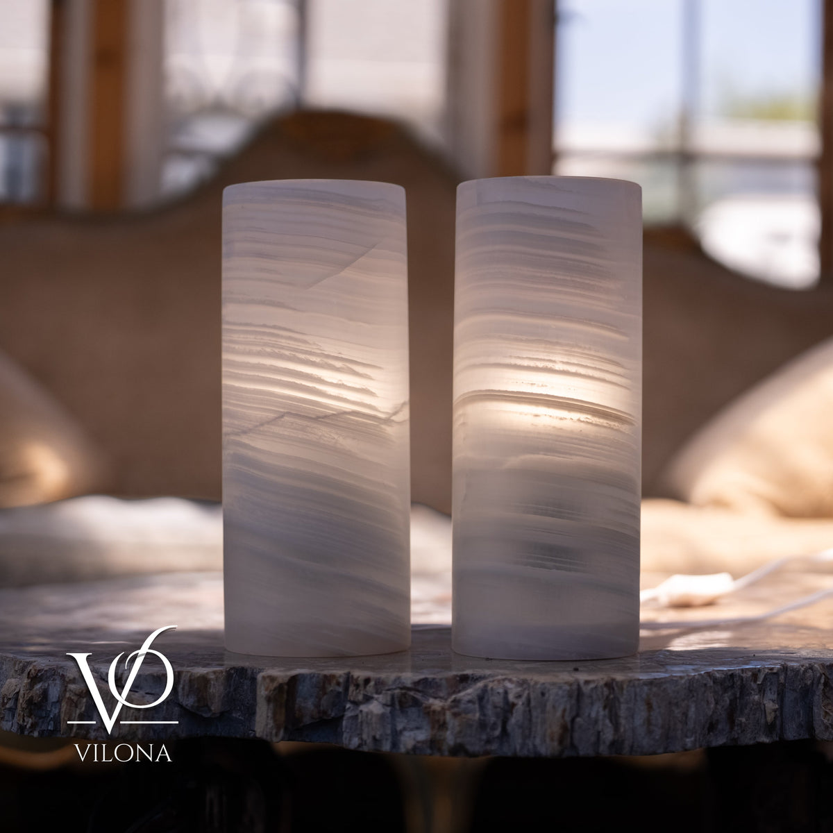 White Ice Onyx Small Table Lamp Set – 12" Tall
