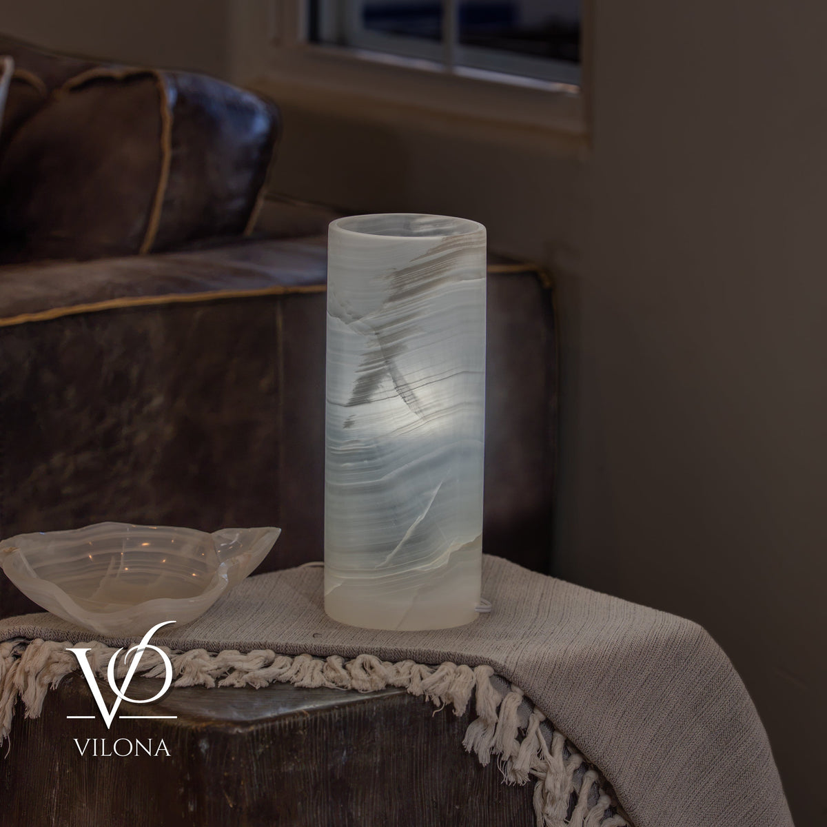 White Ice Onyx Small Table Lamp – 12" Tall