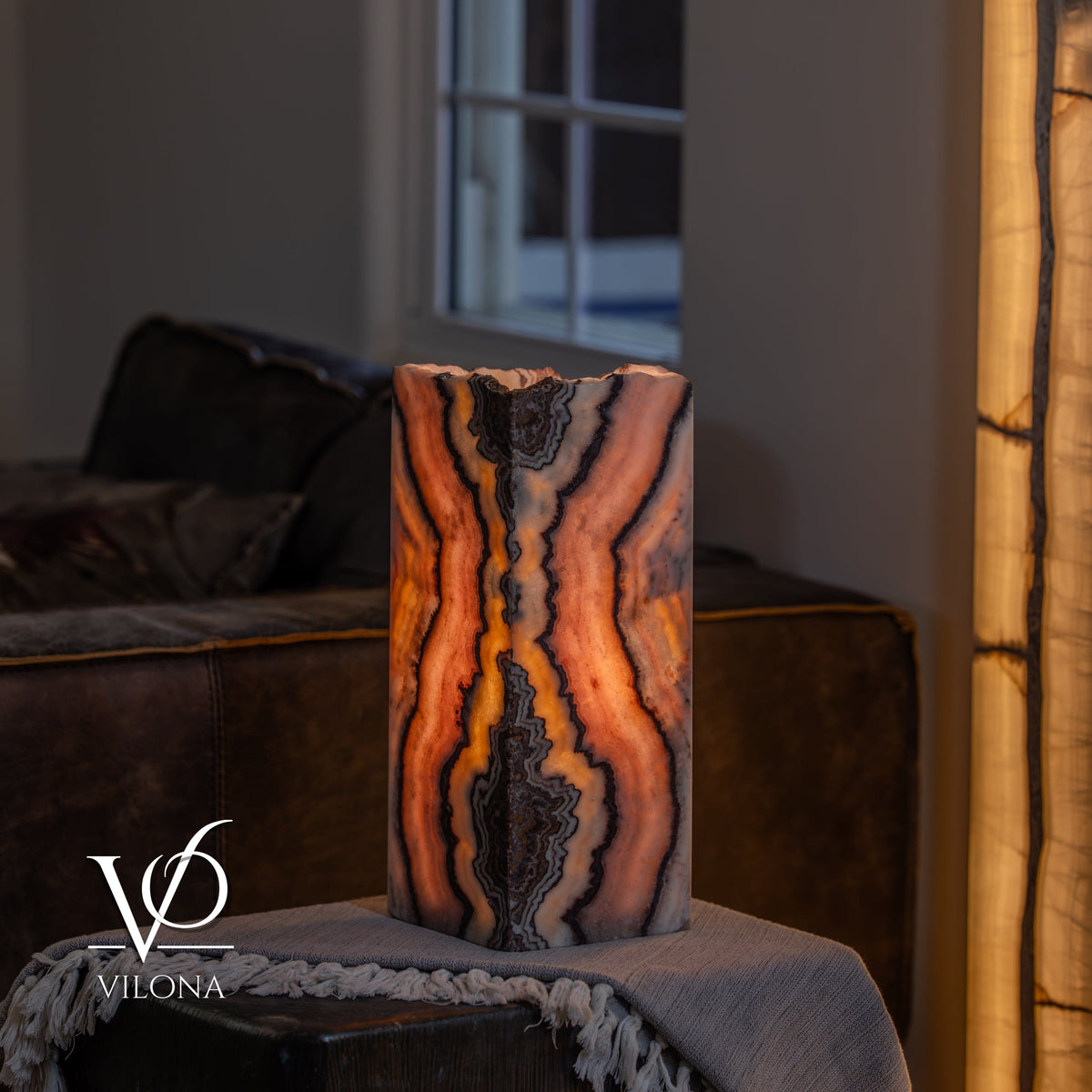 Onyx Live Edge Table Lamp – 16" Tall