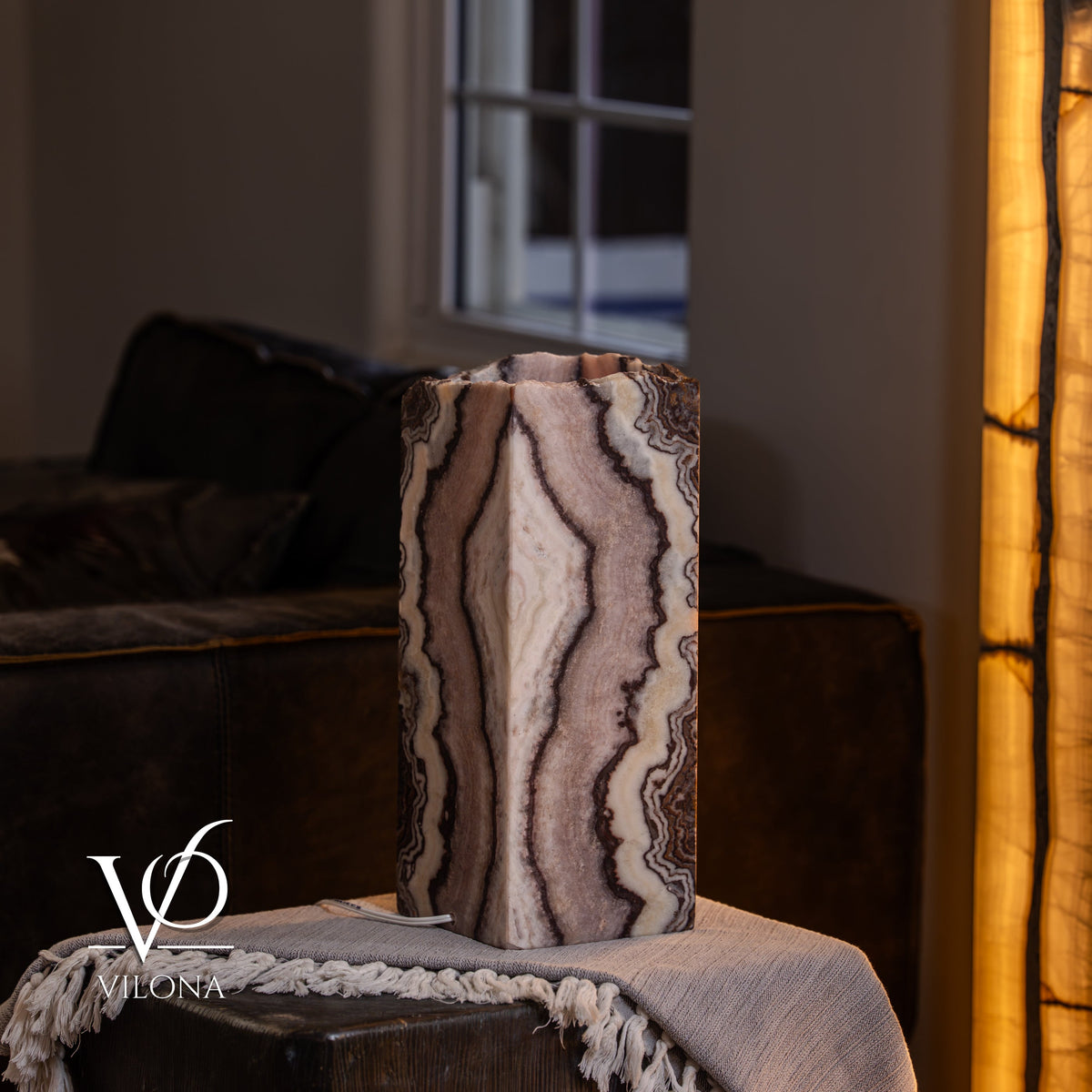 Onyx Live Edge Table Lamp – 16" Tall