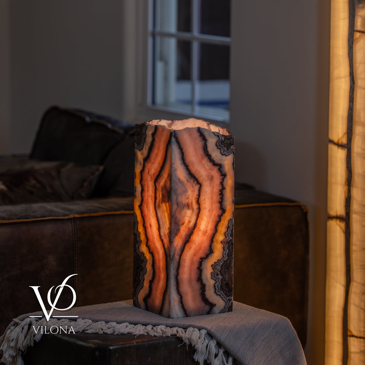 Onyx Live Edge Table Lamp – 16" Tall
