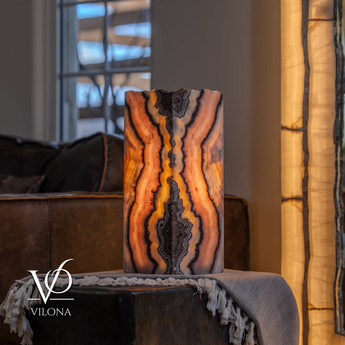 Onyx Live Edge Table Lamp – 16" Tall